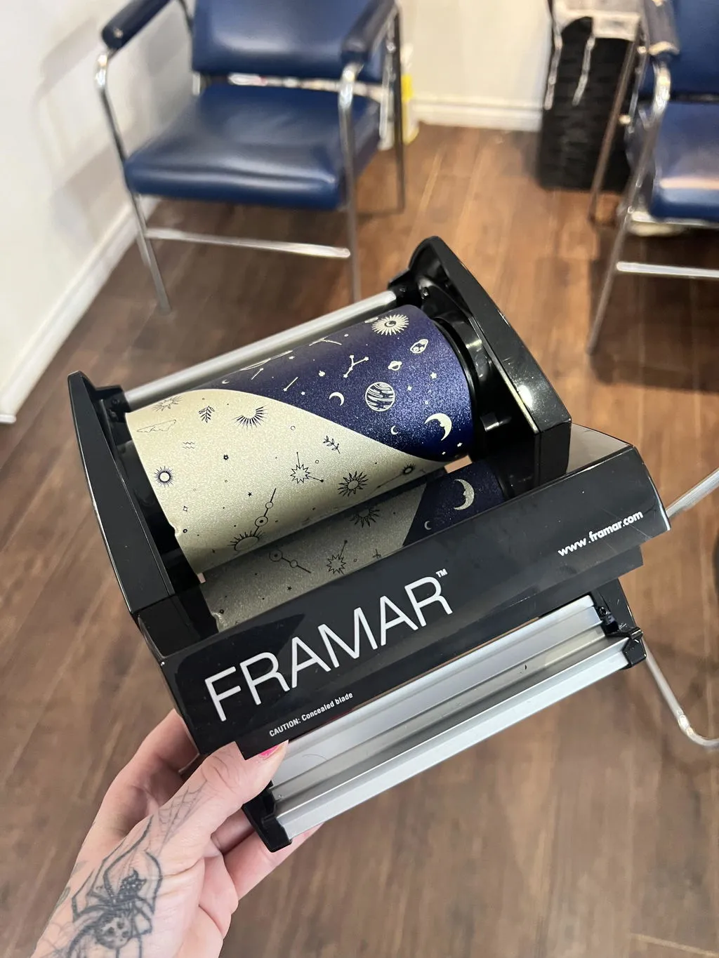Framar Fold Freak Foil Dispenser One-Handed